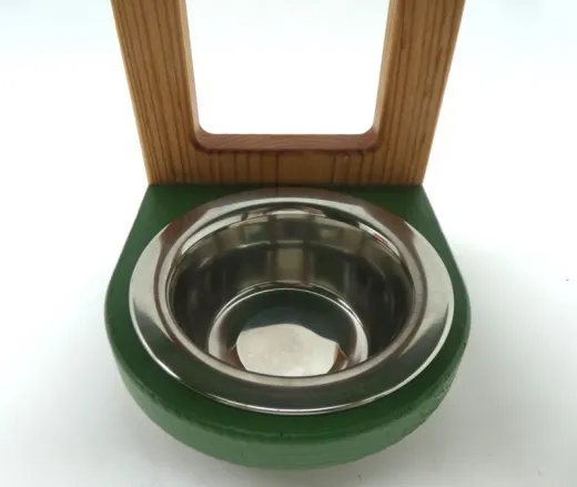 Grünes Vogelfutterhaus "Nils", für die Fensterscheibe