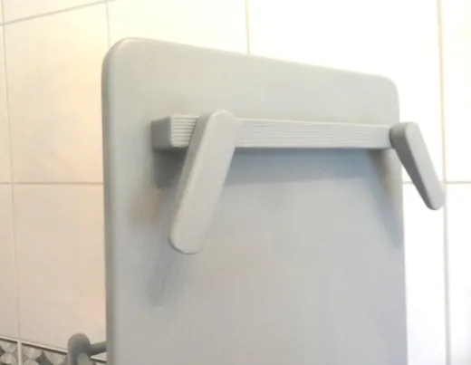 Heizkörperregal Bad – Graues Regal zur werkzeuglosen Befestigung