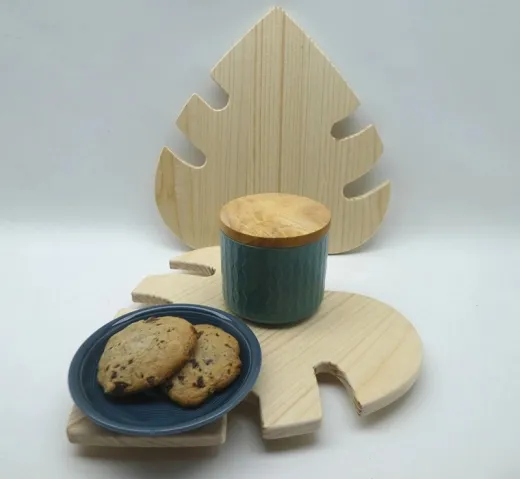 Großer Untersetzer "Monstera", ca. 29x29cm, Fichte