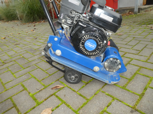 Rüttelplatte, Rüttler