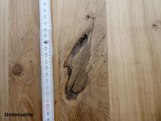 DIY-Tischplatte aus Massivholz mit Baumkante – Unikat zum Selbstgestalten