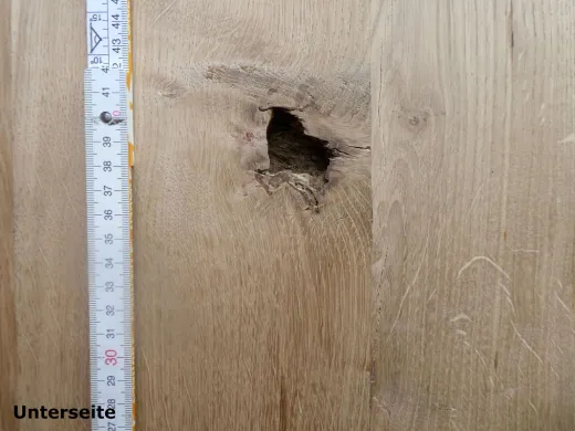 DIY-Tischplatte aus Massivholz mit Baumkante – Unikat zum Selbstgestalten