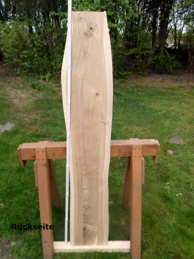 Regalboden aus Eiche mit Baumkante – 146 x 26/19 x 1,5 cm