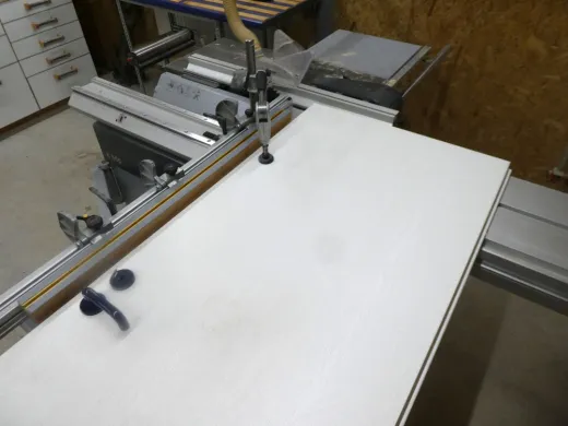 Kürzen von Holztürblättern – Passgenaue Anpassung für neue Fußböden