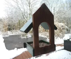 Grünes Vogelfutterhaus "Robin", für die Fensterscheibe
